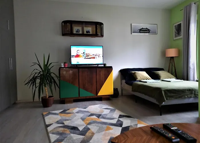 Green Wilanow Apartment With Free Parking