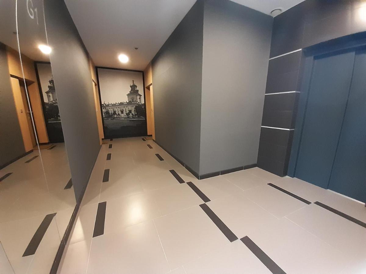 Wilanow With Free Parking Apartament